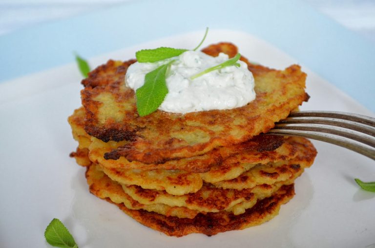 potato pancakes — placki ziemniaczane
