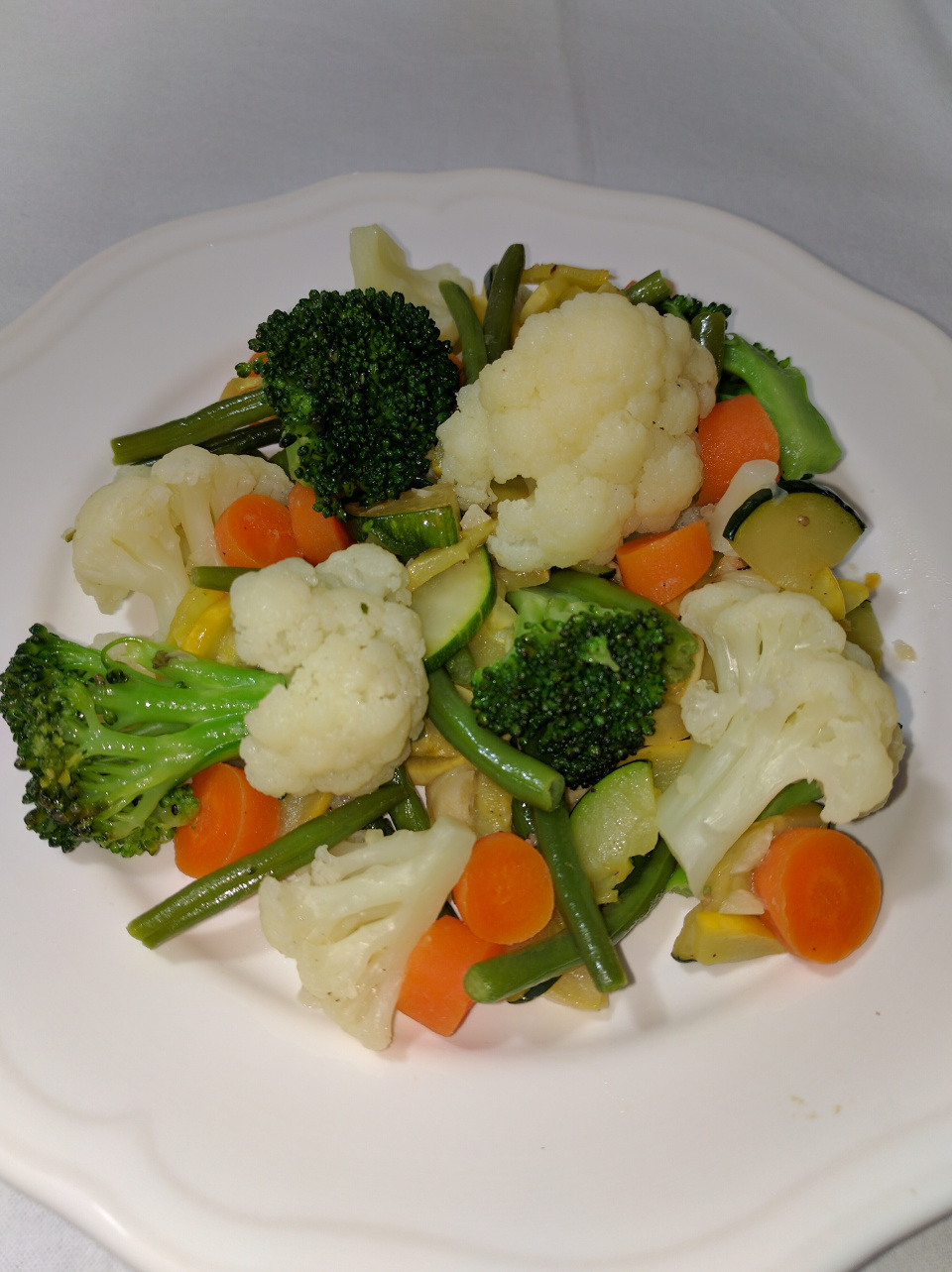 califlower and steamed mixed vegetables